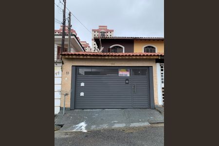 Casa para alugar com 200m², 3 quartos e 2 vagasFachada