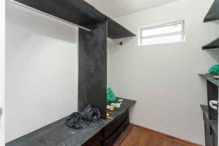 Casa para alugar com 200m², 3 quartos e 2 vagasCloset da suíte