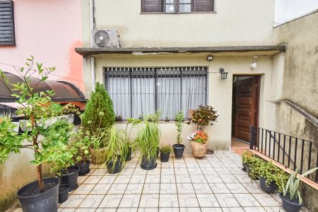 Casa à venda com 127m², 3 quartos e 1 vaga Casa à venda com 127m², 3 quartos e 1 vagaVaranda