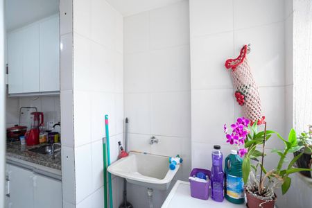 Apartamento à venda com 70m², 3 quartos e 2 vagas Apartamento à venda com 70m², 3 quartos e 2 vagasCozinha e Área de Serviço