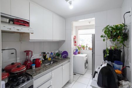 Apartamento à venda com 70m², 3 quartos e 2 vagas Apartamento à venda com 70m², 3 quartos e 2 vagasCozinha e Área de Serviço