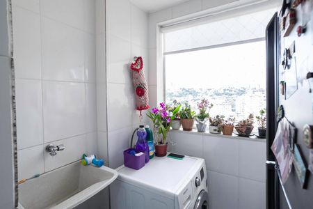 Apartamento à venda com 70m², 3 quartos e 2 vagas Apartamento à venda com 70m², 3 quartos e 2 vagasCozinha e Área de Serviço