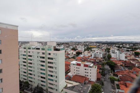 Apartamento à venda com 70m², 3 quartos e 2 vagas Apartamento à venda com 70m², 3 quartos e 2 vagasQuarto 2 - Vista