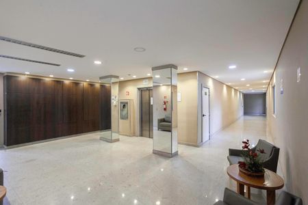 Apartamento à venda com 70m², 3 quartos e 2 vagas Apartamento à venda com 70m², 3 quartos e 2 vagasHall social