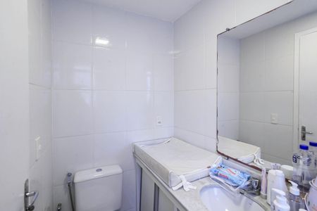 Apartamento à venda com 70m², 3 quartos e 2 vagas Apartamento à venda com 70m², 3 quartos e 2 vagasBanheiro da suíte