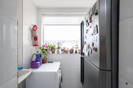 Apartamento à venda com 70m², 3 quartos e 2 vagas Apartamento à venda com 70m², 3 quartos e 2 vagasCozinha e Área de Serviço