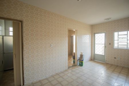 Casa para alugar com 85m², 2 quartos e 1 vaga Casa para alugar com 85m², 2 quartos e 1 vagaSala