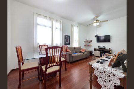 Sala  de apartamento à venda com 3 quartos, 80m² em Sagrada Família, Belo Horizonte