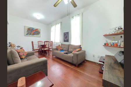 Sala  de apartamento à venda com 3 quartos, 80m² em Sagrada Família, Belo Horizonte