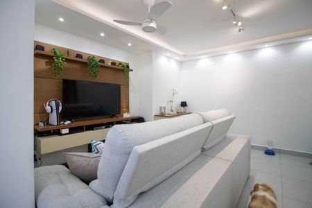 Apartamento à venda com 94m², 2 quartos e 1 vagaSala de estar 