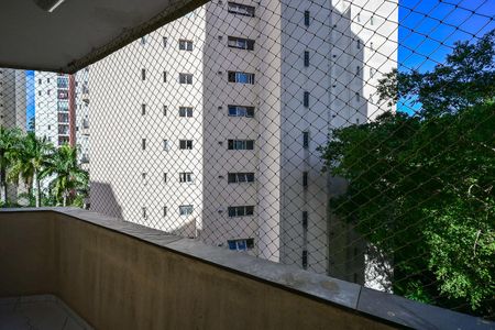 Apartamento à venda com 120m², 3 quartos e 2 vagasVaranda do Quarto 2