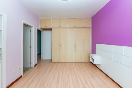 Apartamento à venda com 102m², 3 quartos e 2 vagas Apartamento à venda com 102m², 3 quartos e 2 vagasSuíte