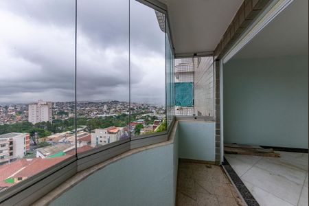 Apartamento à venda com 102m², 3 quartos e 2 vagas Apartamento à venda com 102m², 3 quartos e 2 vagasVaranda
