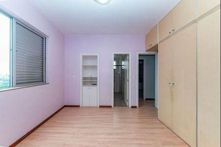 Apartamento à venda com 102m², 3 quartos e 2 vagas Apartamento à venda com 102m², 3 quartos e 2 vagasSuíte