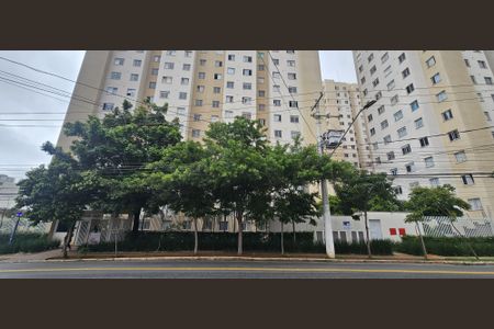 Apartamento para alugar com 33m², 2 quartos e sem vaga Apartamento para alugar com 33m², 2 quartos e sem vagaFachada do condomínio - Placa instalada na fachada - Código da placa: YIXW-945