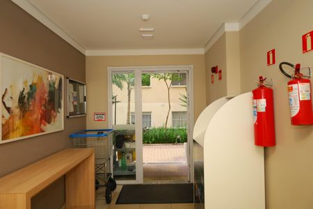 Apartamento para alugar com 33m², 2 quartos e sem vagaÁrea comum - Saguão do prédio