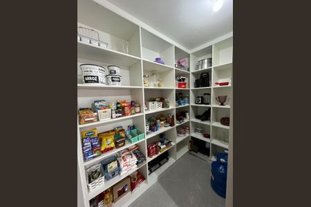 Casa para alugar com 300m², 4 quartos e 3 vagasDespensa