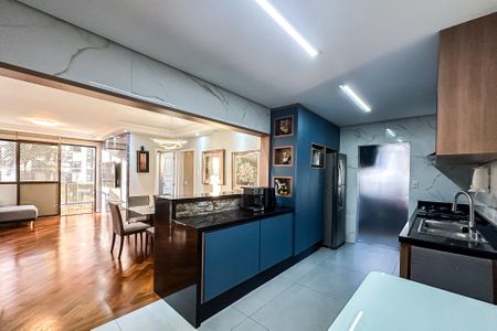 Apartamento à venda com 123m², 4 quartos e 2 vagasCozinha