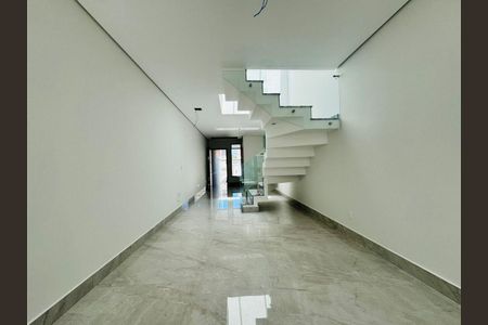 Casa à venda com 135m², 3 quartos e 2 vagas