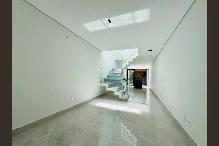 Casa à venda com 135m², 3 quartos e 2 vagas