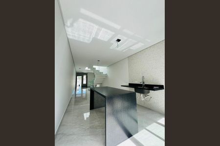 Casa à venda com 135m², 3 quartos e 2 vagas