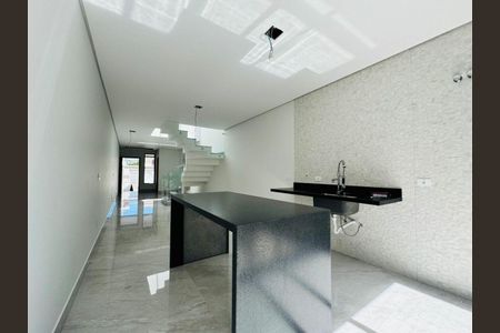 Casa à venda com 135m², 3 quartos e 2 vagas