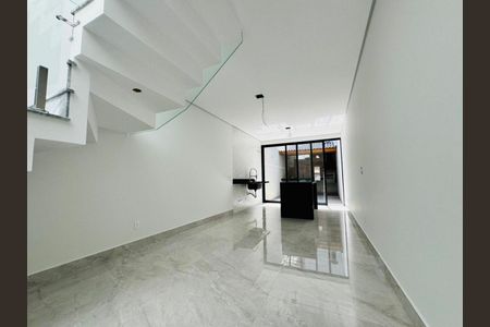 Casa à venda com 135m², 3 quartos e 2 vagas