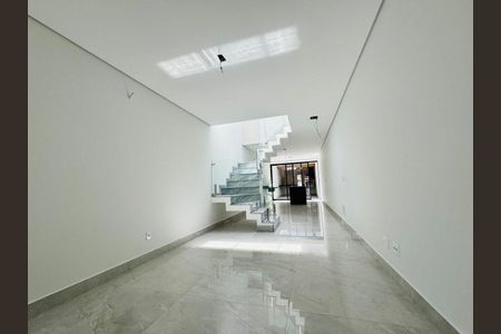 Casa à venda com 3 quartos, 135m² em Campo Grande, São Paulo