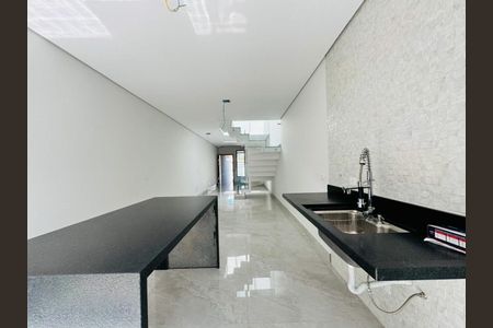 Casa à venda com 135m², 3 quartos e 2 vagas