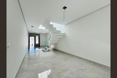 Casa à venda com 3 quartos, 135m² em Campo Grande, São Paulo