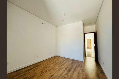 Casa à venda com 3 quartos, 135m² em Campo Grande, São Paulo