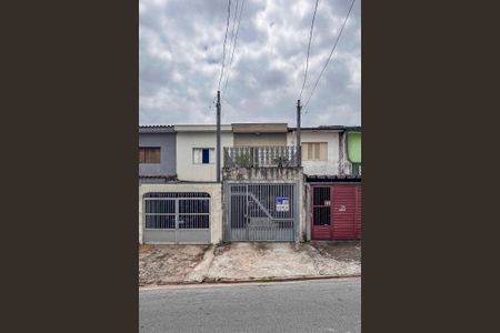 Casa à venda com 103m², 2 quartos e 1 vaga Casa à venda com 103m², 2 quartos e 1 vagaFachada