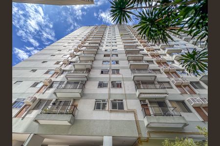 Apartamento para alugar com 76m², 1 quarto e 1 vaga