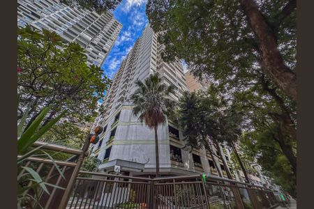 Apartamento para alugar com 76m², 1 quarto e 1 vaga