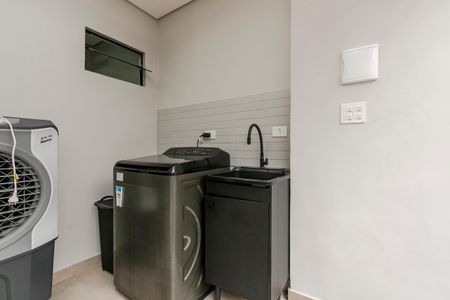 Casa à venda com 149m², 3 quartos e 2 vagasLavanderia
