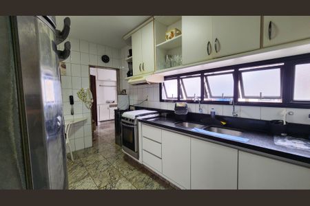 Apartamento para alugar com 186m², 4 quartos e 3 vagasCozinha 