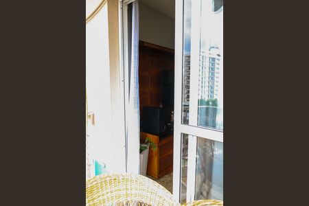 Apartamento à venda com 68m², 3 quartos e 1 vaga Apartamento à venda com 68m², 3 quartos e 1 vagaVaranda da Sala