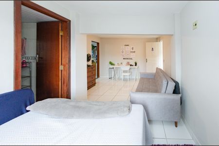 Casa à venda com 303m², 3 quartos e 2 vagasQuarto de serviço 2