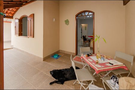 Casa à venda com 303m², 3 quartos e 2 vagasÁrea