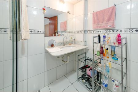 Casa à venda com 303m², 3 quartos e 2 vagasBanheiro de serviço