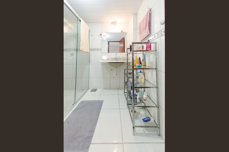 Casa à venda com 303m², 3 quartos e 2 vagasBanheiro de serviço