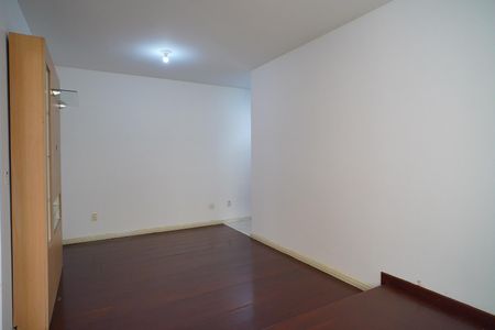 Sala de apartamento para alugar com 2 quartos, 70m² em São João, Porto Alegre