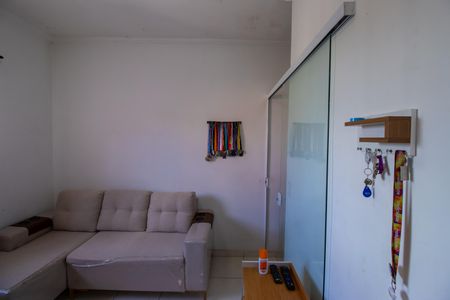 Sala de casa para alugar com 2 quartos, 70m² em Portal da Primavera, Cotia