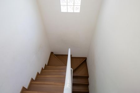 Casa para alugar com 70m², 2 quartos e 1 vagaEscadas