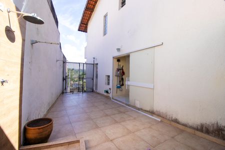 Casa para alugar com 70m², 2 quartos e 1 vagaQuintal 