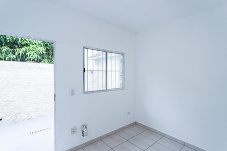 Sala de casa para alugar com 1 quarto, 60m² em Vila Mangalot, São Paulo