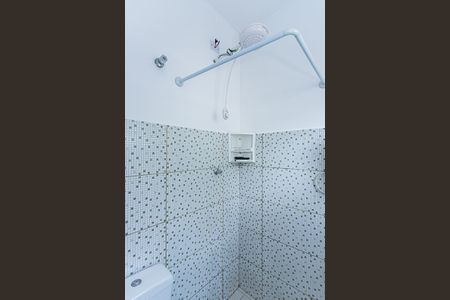 Banheiro de casa para alugar com 1 quarto, 60m² em Vila Mangalot, São Paulo