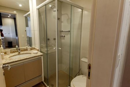 Banheiro de apartamento para alugar com 1 quarto, 36m² em Panamby, São Paulo