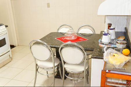 Casa à venda com 3 quartos, 100m² em Vila Constança, São Paulo