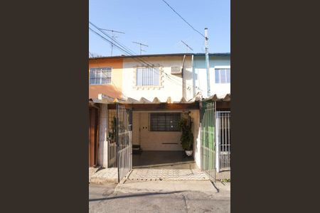 Fachada de casa à venda com 3 quartos, 100m² em Vila Constança, São Paulo